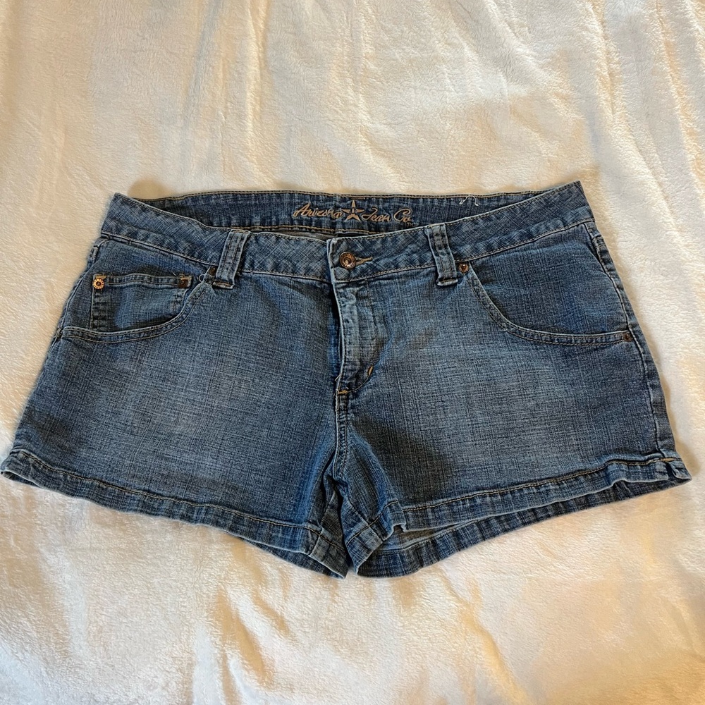 Size 15 Arizona jean co jean shorts super cute 
please askew ask for measurement